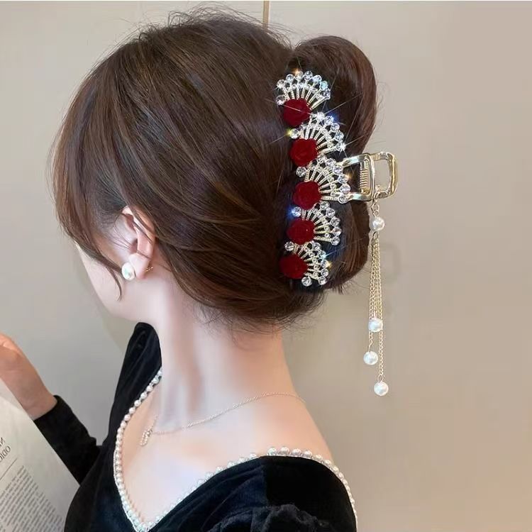Formal Wear Hairstyles For Women - Kadınlar için Vintage Kırmızı Çiçekli Taşlı